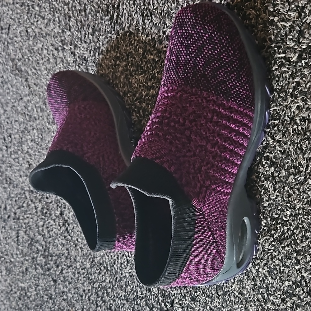 NWOT Lightweight walking shoes